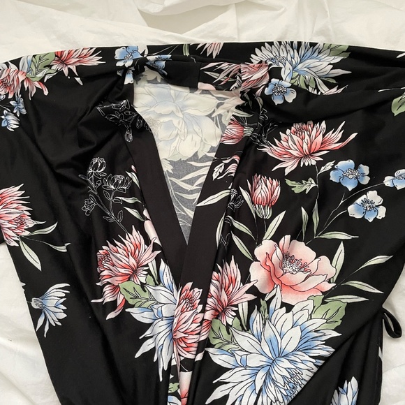 Flower Robe - Picture 2 of 2